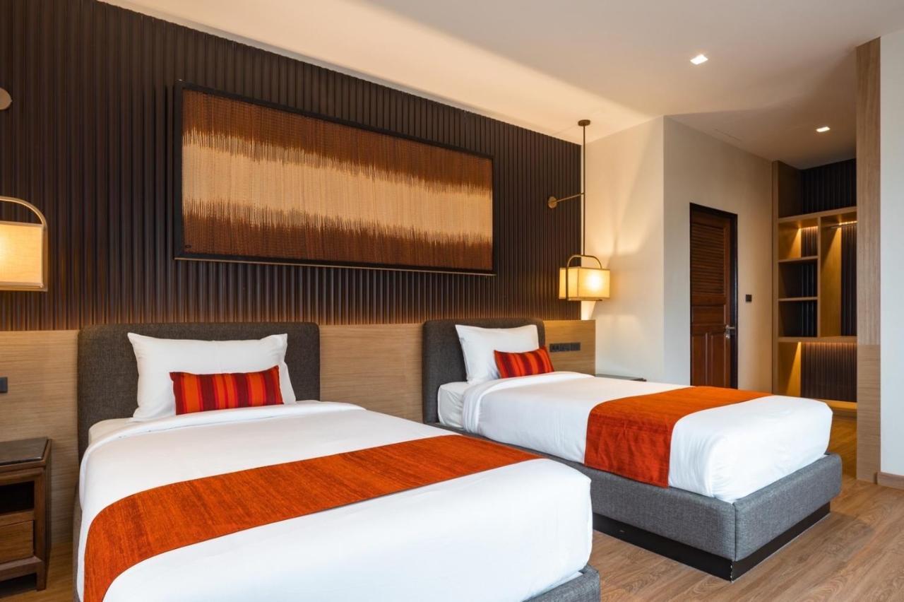 Ban Saithong Beach Resort Bang Saphan Noi Exterior foto