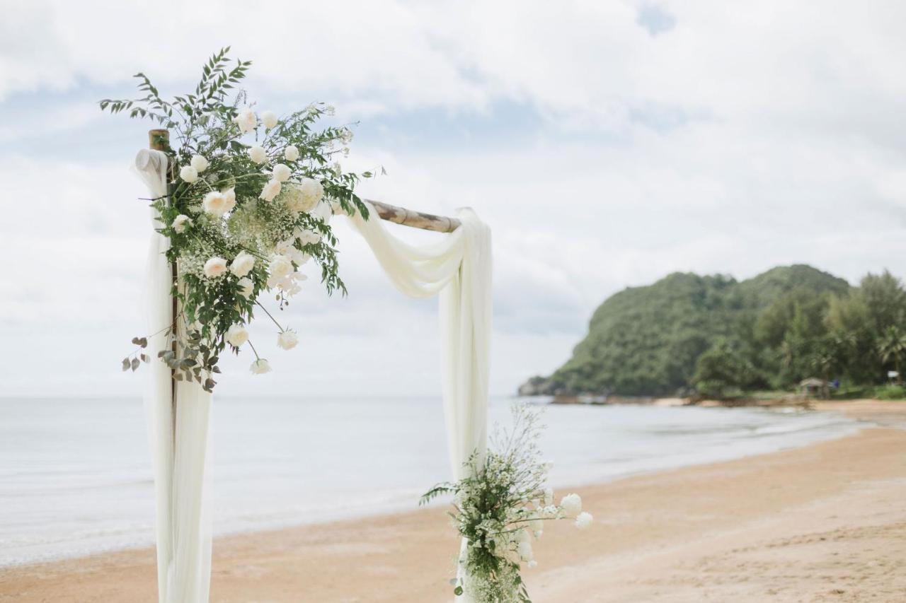 Ban Saithong Beach Resort Bang Saphan Noi Exterior foto